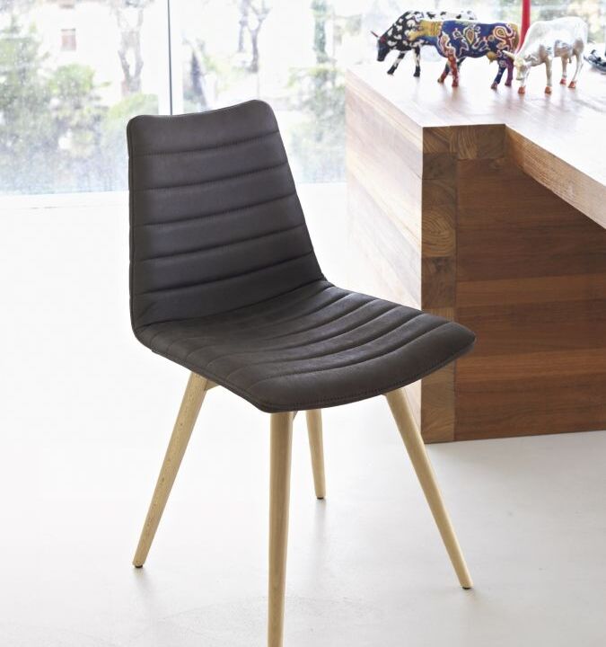cover.chair.wood..jpg