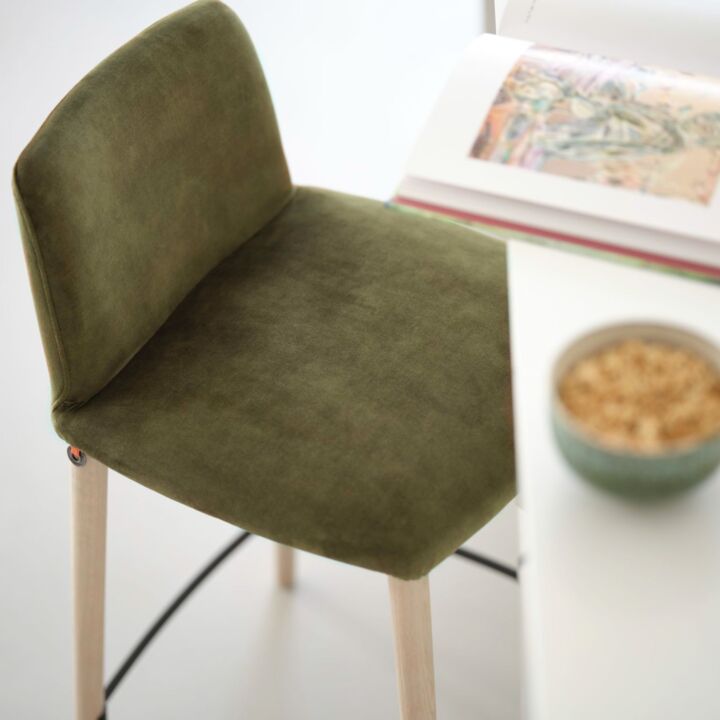 Rob.stool.verde.detail.jpg