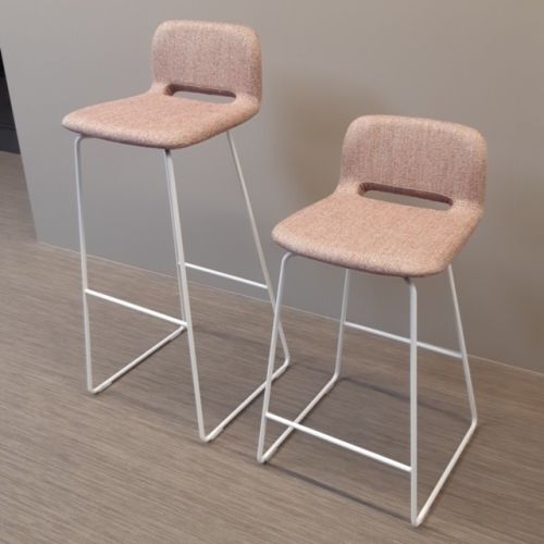 Pamp.stool.2x.bianco.pink.jpg